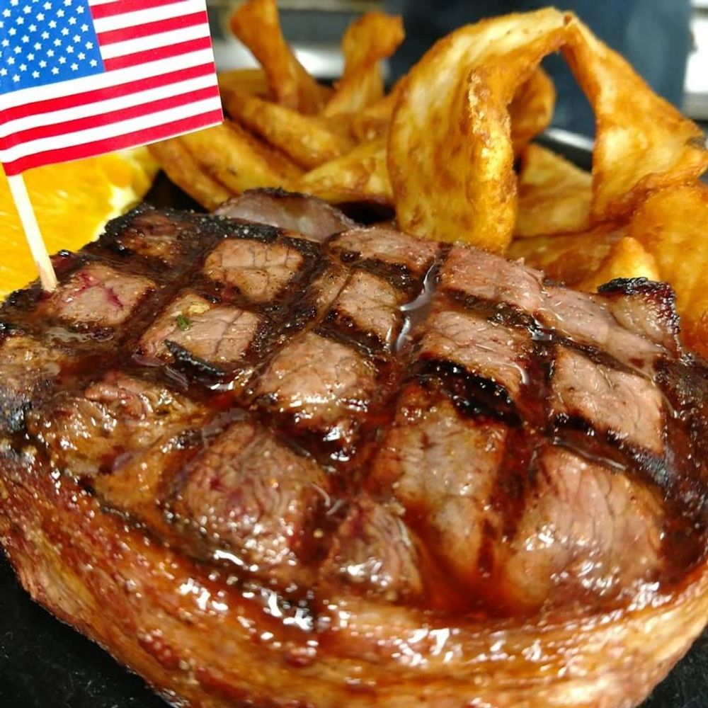 FullService Restaurant and Lounge Peppermill